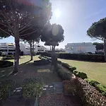 Avec Terrasse, Acces Rapide Et Parking Prive - Du Roi - Fr-1-250-179