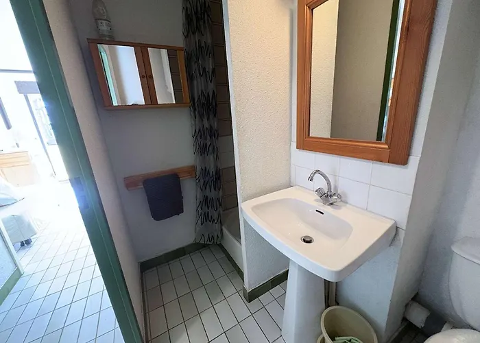 Appartement Avec Terrasse, Accès Rapide Et Parking Privé - Du Roi - Fr-1-250-179 Le Grau-du-Roi