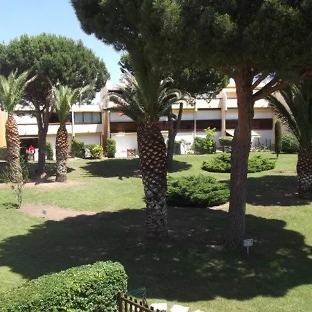 Apartment Avec Terrasse, Acces Rapide Et Parking Prive - Du Roi - Fr-1-250-179