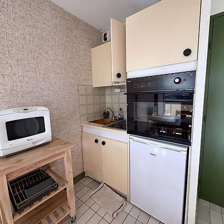 Avec Terrasse, Accès Rapide Et Parking Privé - Du Roi - Fr-1-250-179 Appartement *