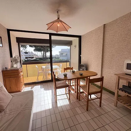Avec Terrasse, Accès Rapide Et Parking Privé - Du Roi - Fr-1-250-179 *