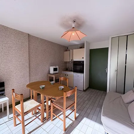 Avec Terrasse, Accès Rapide Et Parking Privé - Du Roi - Fr-1-250-179 Appartement *